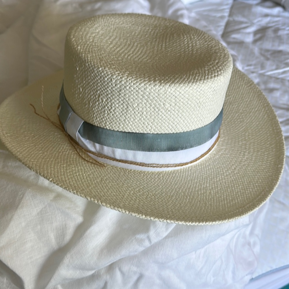 Anthropologie summer hat! never worn - new with tags.
